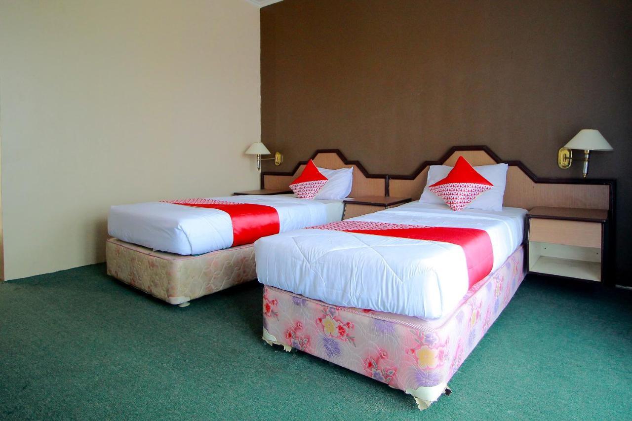 Oyo 2360 Hotel Rio Bengkulu Exterior photo