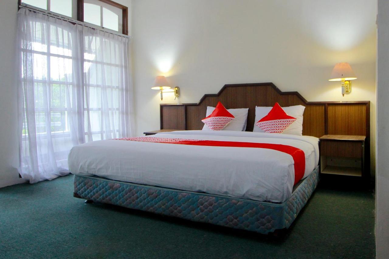 Oyo 2360 Hotel Rio Bengkulu Exterior photo