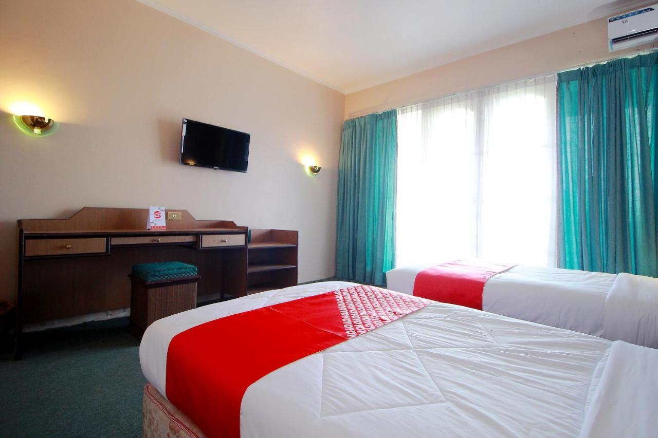 Oyo 2360 Hotel Rio Bengkulu Exterior photo