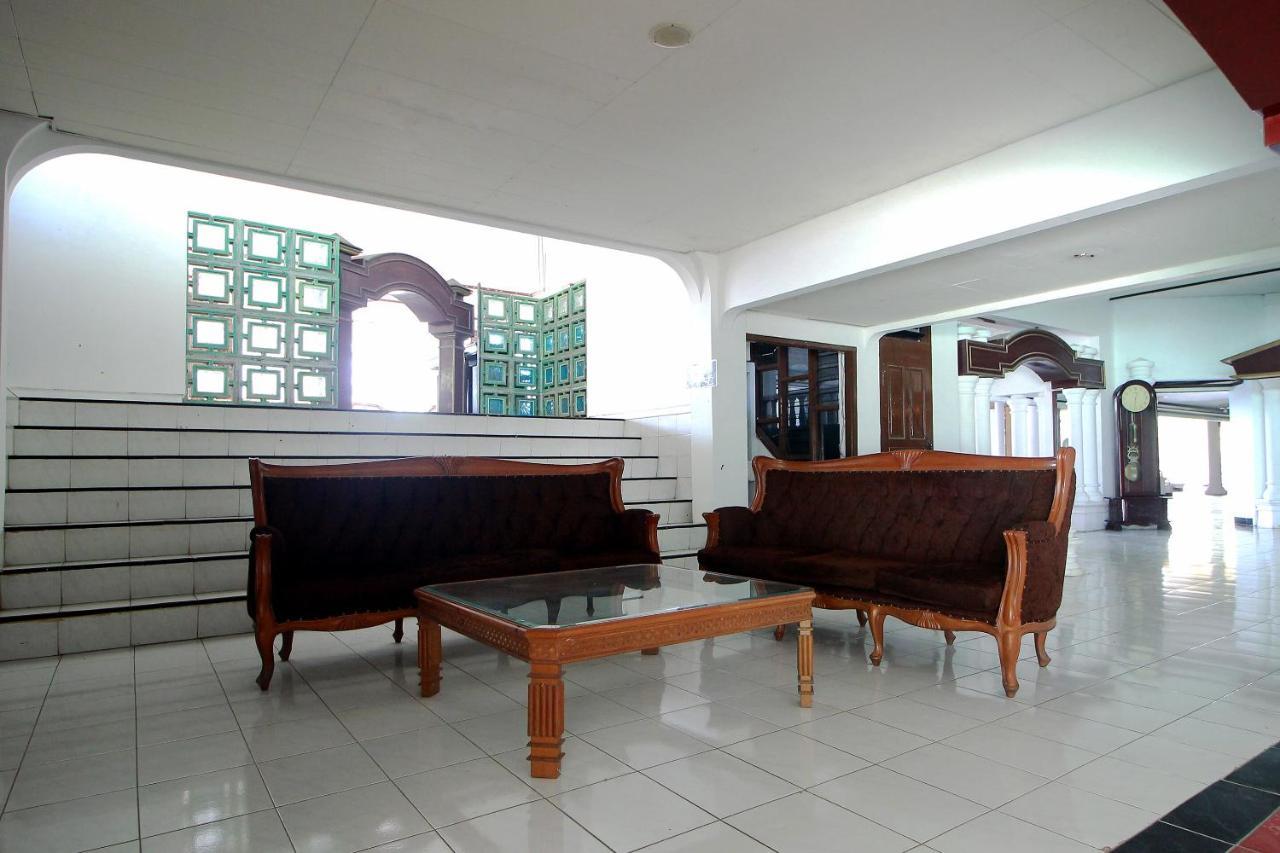Oyo 2360 Hotel Rio Bengkulu Exterior photo