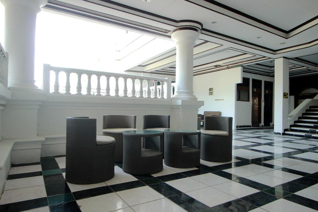 Oyo 2360 Hotel Rio Bengkulu Exterior photo