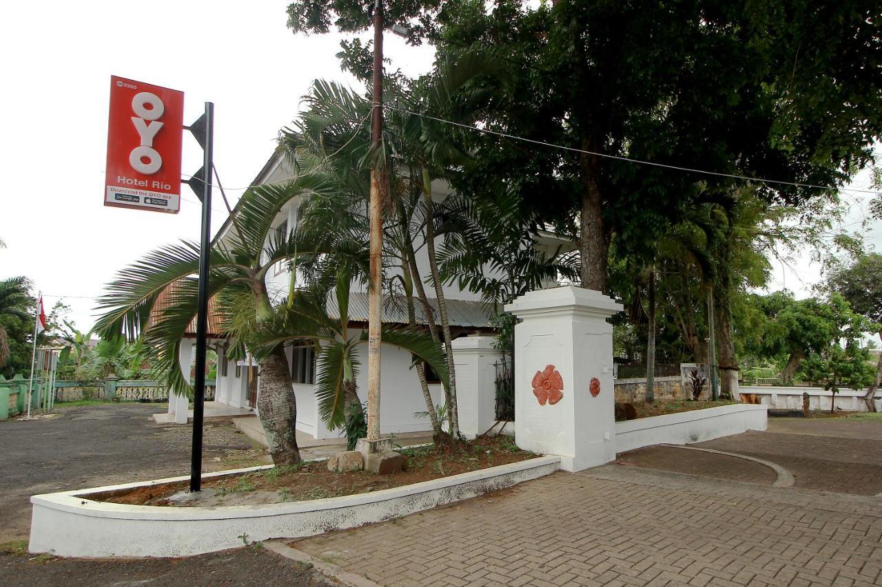 Oyo 2360 Hotel Rio Bengkulu Exterior photo