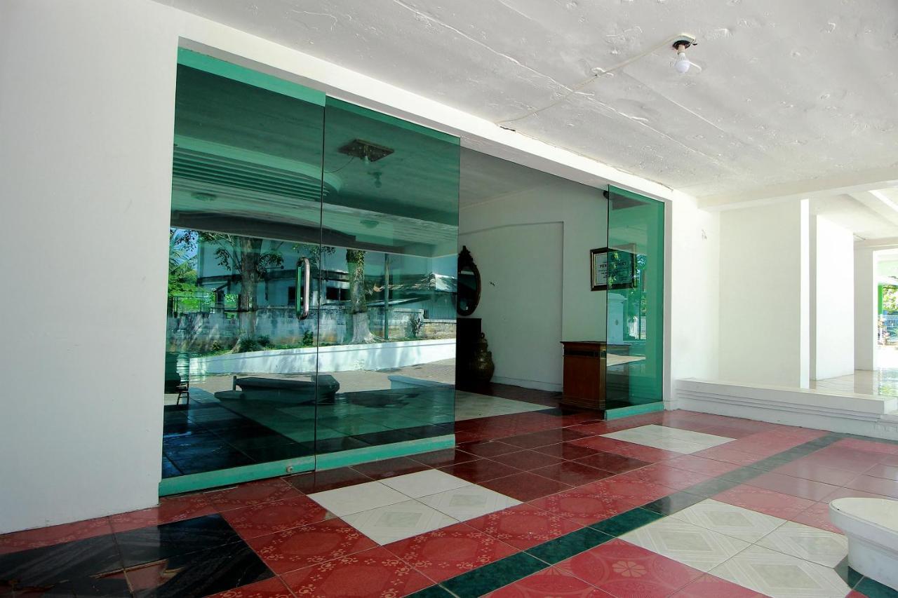 Oyo 2360 Hotel Rio Bengkulu Exterior photo