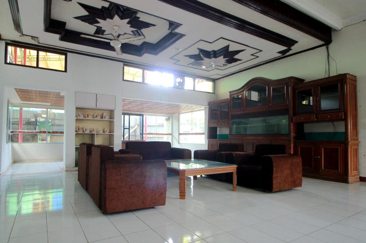 Oyo 2360 Hotel Rio Bengkulu Exterior photo