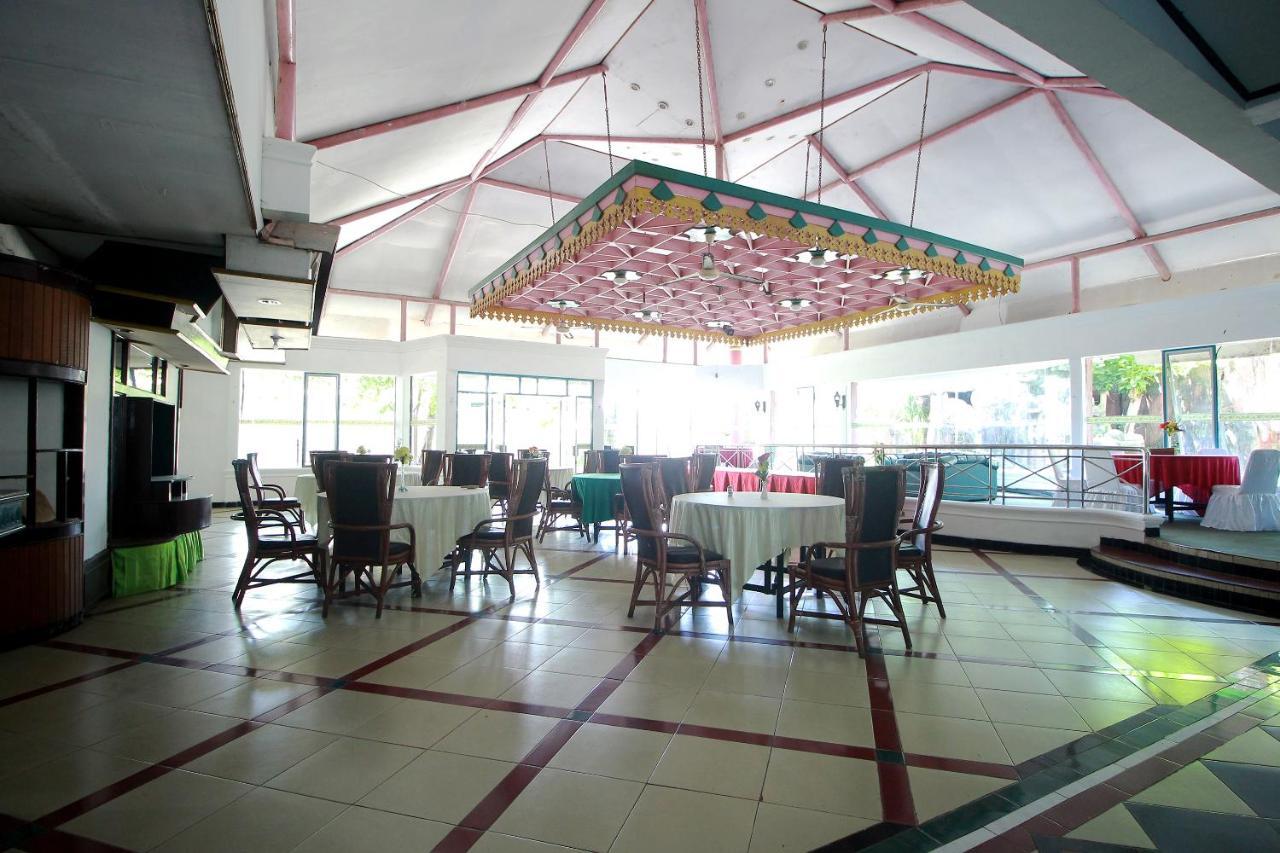 Oyo 2360 Hotel Rio Bengkulu Exterior photo